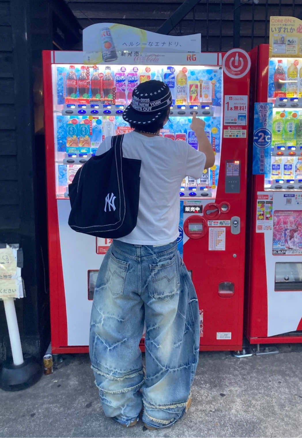 Spotify好きな曲流せるようになったの激アツ過ぎない？！ それよりため息のフリマで買ったボーダーロンt色味も素材感も完璧すぎる！！ @ため息。  #OOTD #fashion #fyp #outfitcheck #Spotify