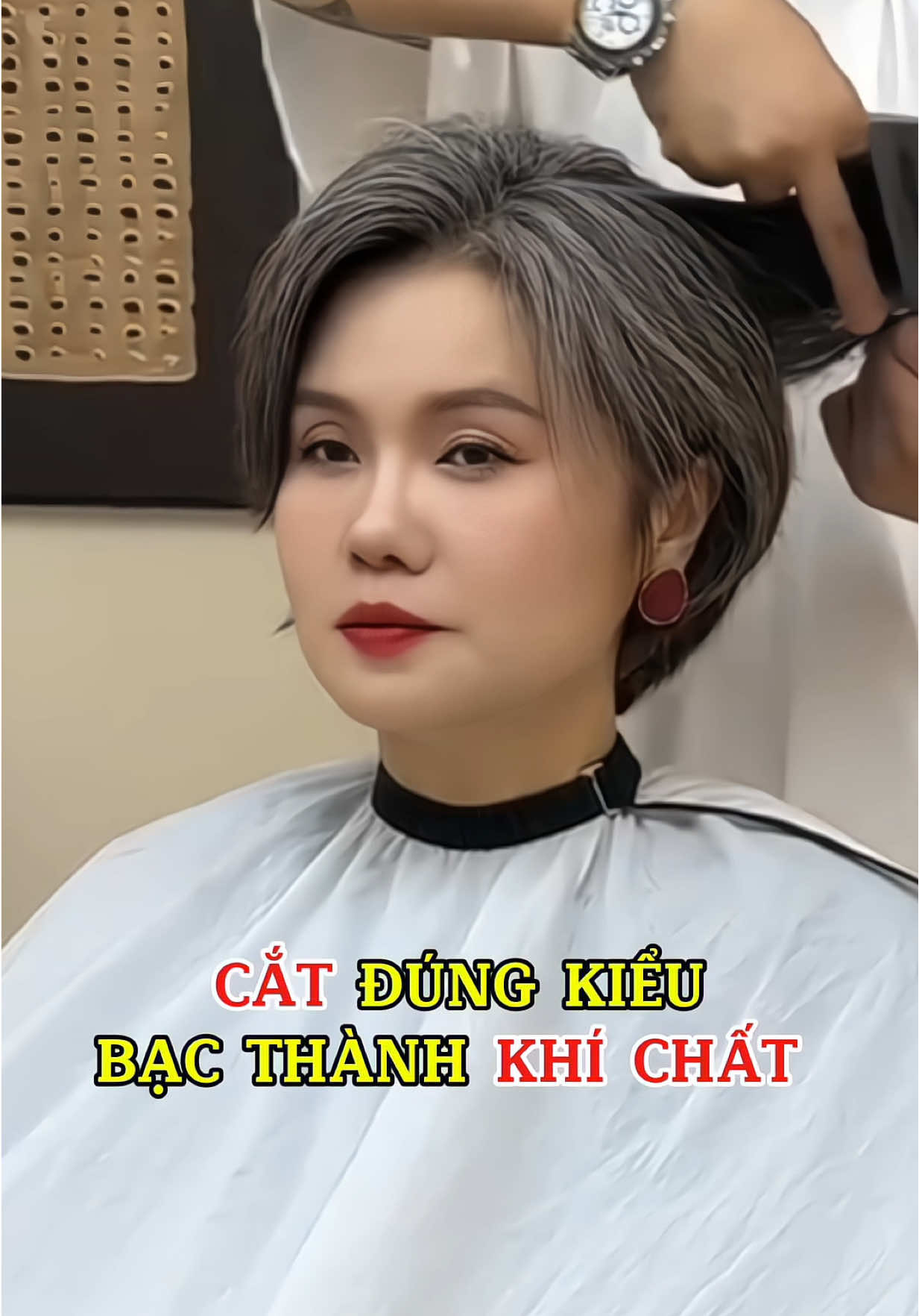 Một gương mặt đẹp, một màu tóc đẹp  thì chỉ cần thêm một kiểu tóc đẹp là khí chất #light_che_bạc #tóc_đẹp_trung_niên #xuhuong 