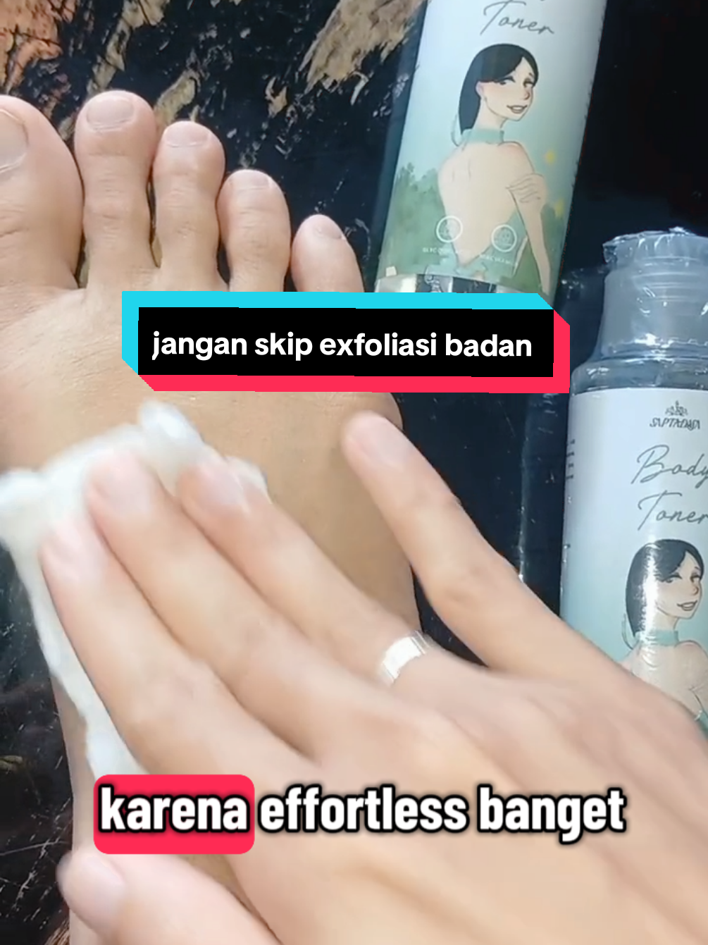 gak perlu pakai tenaga buat ngangkat daki dan sel kulit mati pakai #bodytoner #tonerbadan #tonerbadanwhitening #saptadasaofficial #dakimembandel 