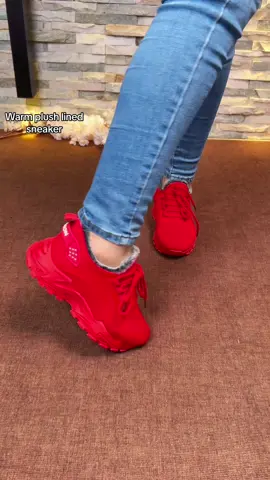 Super warm & cozy plush lined chunky sneaker #viralshoes #trendyshoes #womenshoes #sneakers #womensneakers #sliponshoes #chunkysneakers #platformsneakers #fallshoes #wintershoes #warmshoes #fuzzyshoes #tiktokmademebuyit #spotlightfinds #falldealsforyou 