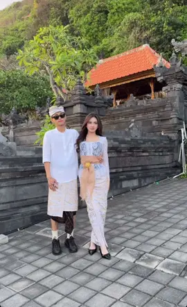 anjay vibes pasutri #ratuauliatp #ratuaulia #fahminm #fahminmd #fahmiratu #fahrat #restiindah #couplegoals #mantanvspacar #selebtok #tiktok #fyp #lewatberanda #foryoupage #beritatiktok #hotnews 