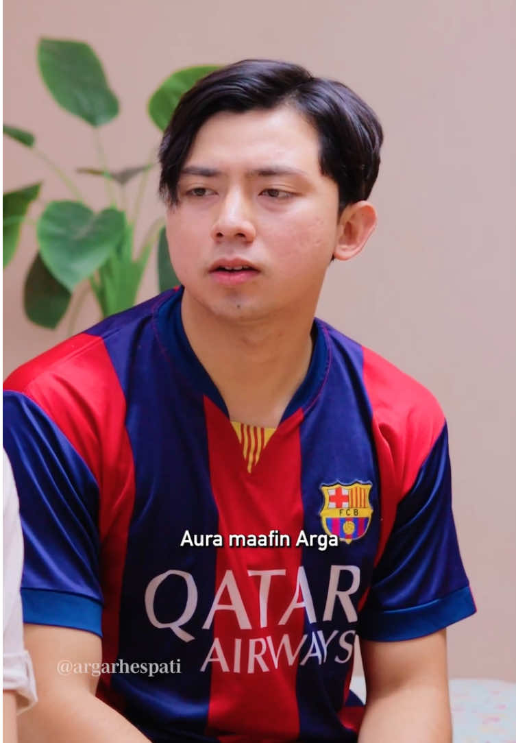 Kalah keren dari mantannya istri?! @Nonton Yukz @Suneeday Creative  #SerialTikTok #TikTokTainment #SuneedayCreative #ArgaRhespati #cinta 