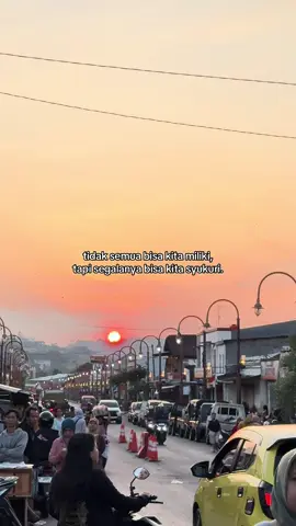 Segalanya disyukuri,, #fyp #xyzbca #ambarawa24jam #ambarawa #pasarprojoambarawa #semarang #pasarpagi #storywa #statusharian #statuswa #quotes #katakata #status #kulipasar #storiwa #jowostory 