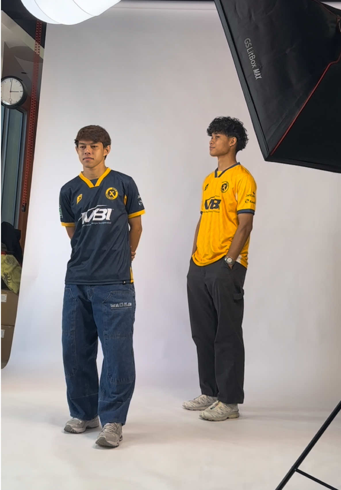 📸 Photoshoot day with the new @Neo X Football Club Jersey ⚡ Kalau nak buat team jersey sendiri, boleh buat dekat @ForfitMY . Easy, stylish & ready for the game! 📸 @Najhie  #NeoX #Forfit #