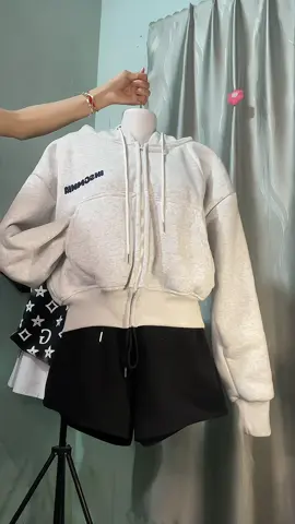 Áo khoác croptop xinh #aokhoac #aokhoaccroptop #aokhoacnu #viral #fyp 