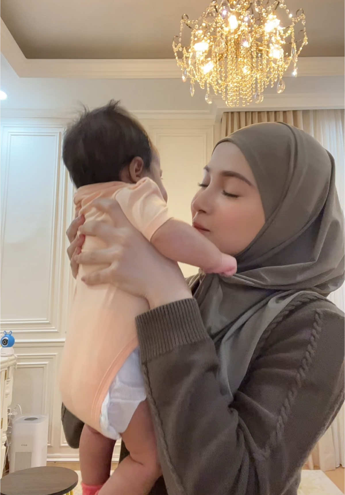 paling suka nyium ketek sama leher belakangnya
