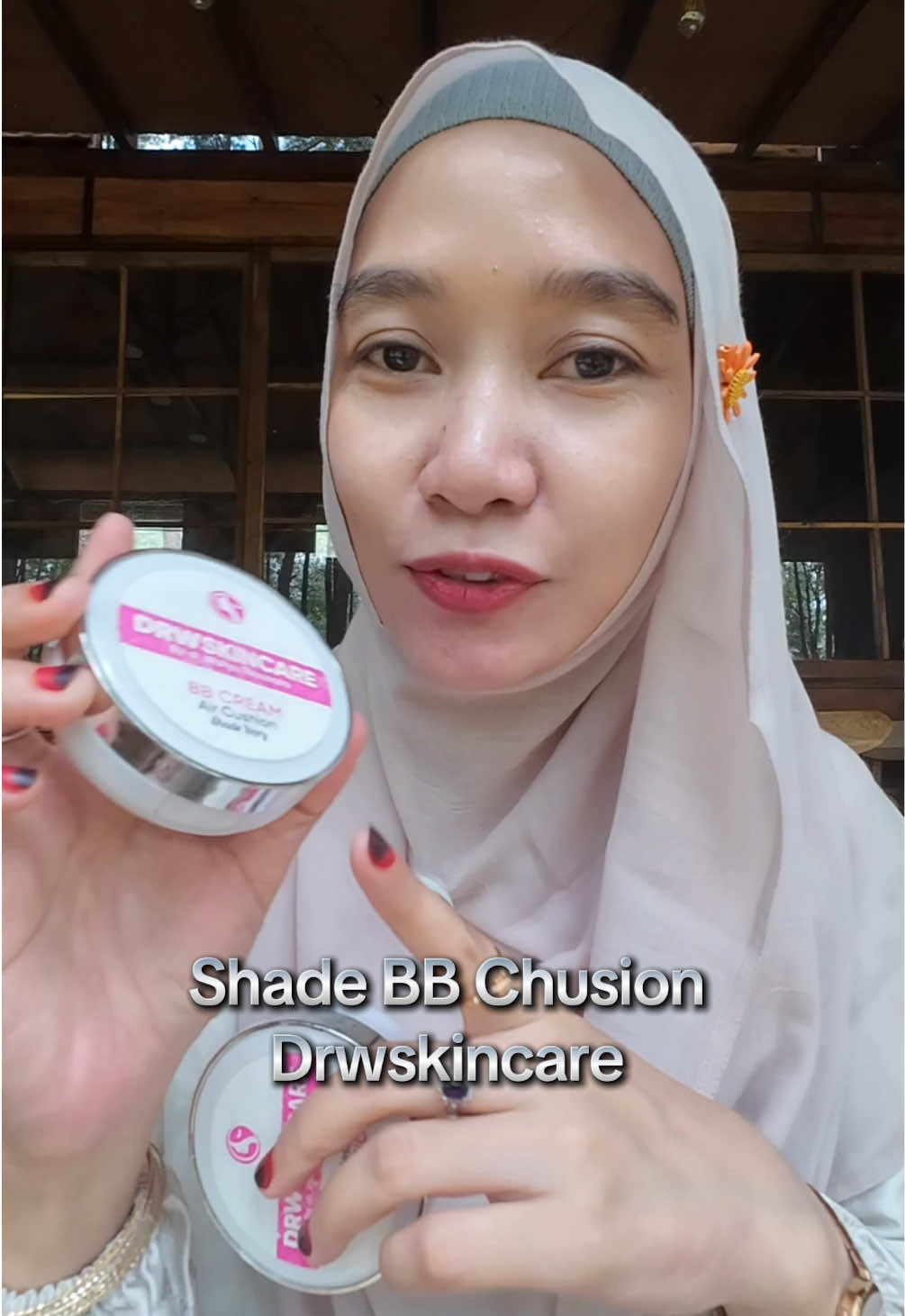 BB CUSHION DRW Skincare  ✅ Cover noda, flek, jerawat & kulit kusam ✅ Tekstur ringan, pori tetap bisa bernafas ✅ Melembabkan & menutrisi kulit dengan ekstrak tumbuhan ✅ Praktis untuk daily maupun acara spesial ✅ SPF 50, lindungi kulit dari sinar UVA & UVB #bbchusion #airchusion #ivory #flawless #tipsdrwjember 