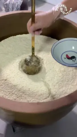 Rice wine 📍 China 🇨🇳  Rice wine, or Huangjiu, is one of China’s oldest traditional drinks, with a history stretching back thousands of years. Made by fermenting rice with water and yeast, it develops a rich, mellow flavor that deepens with age. Often served warm, Huangjiu is enjoyed at family gatherings, festivals, and rituals, symbolizing hospitality and cultural heritage. Credit: @2025relaxtime
