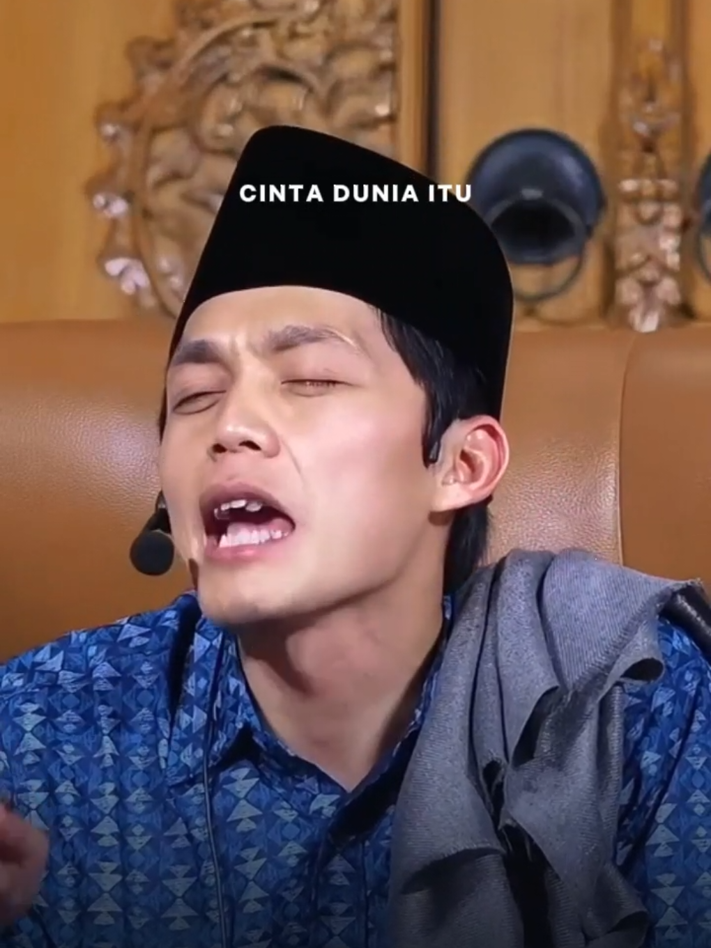urip iku kudu seimbang awan macul bumine Allah bengi macul langite Allah #gusiqdamstory  . . . #dawuhegusiqdam #katakatagusiqdam 