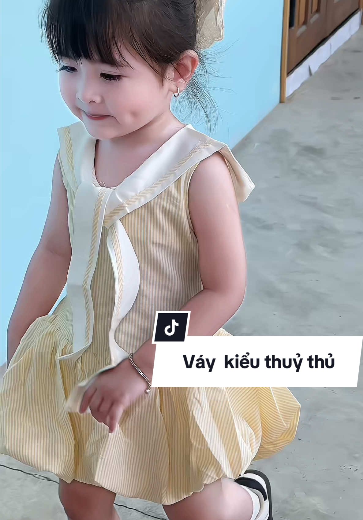 Váy xinhh không điểm nào chê #embun #doxinhmoingay #doxinhchobe #setdoxinh #dobegaidep 