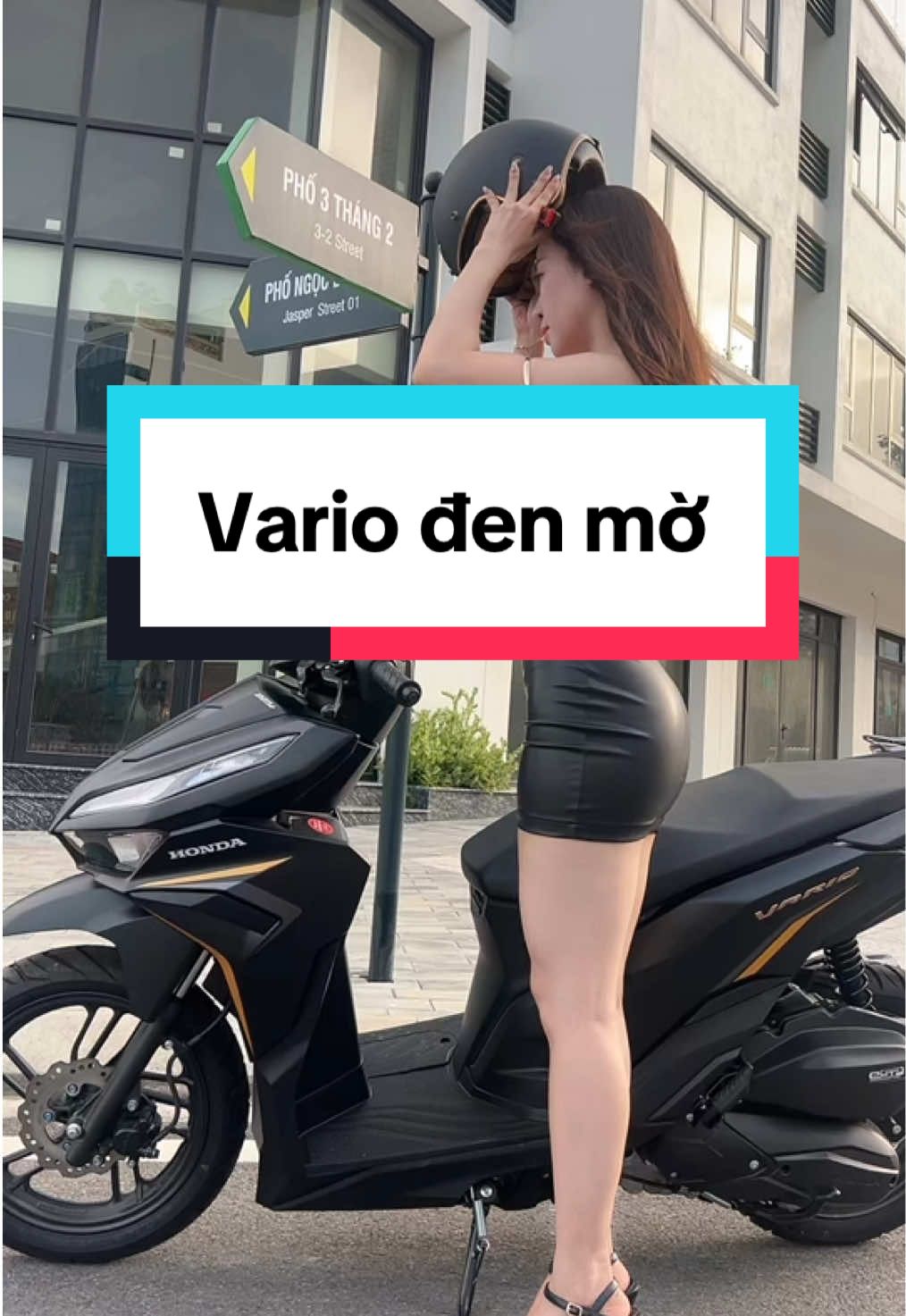 Con gái chạy Vario bao ngầu #xemay #honda #vario #fypシ #top #viral #trending 