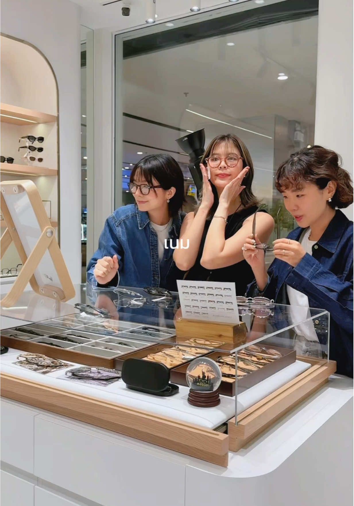 มาครับบบบบ ซื้อแว่นแบรนด์เนมยังไงให้ออกมามีอันเดียวในโลกคับบบ key magic คือ เลนส์แว่นฮะ 👀✨@หอแว่น Better Vision  #หอแว่น #BetterVision #หอแว่นเซ็นทรัลเวิลด์  #Genไหนก็ไว้ใจหอแว่น 