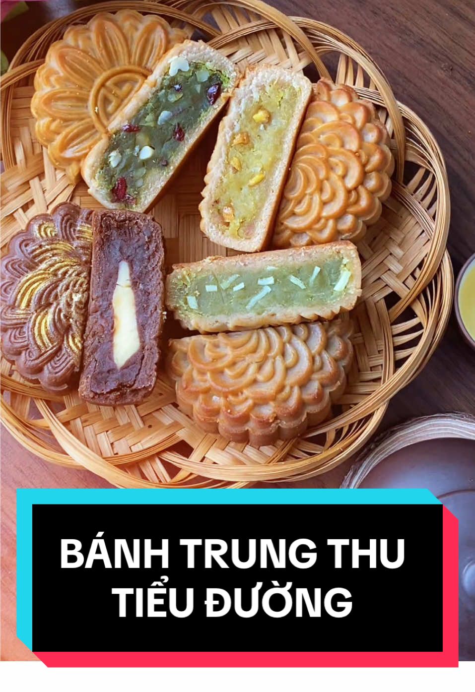 🥮Bánh trung thu nguyên cám- lành mạnh- ít ngọt 🥮 🔥Không làm tăng đường huyết đột ngột 🔥 Bánh thủ công nhà làm nhưng đa dạng từ hương vị đến cổ truyền phù hợp với người lớn tuổi và bạn trẻ hiện đại 🔥Chủ shop chụp ảnh xấu quá nên  quay video cho chân thật 🤣 Hiện tại L đang đủ vị nhân nhaaa khách ơi ##banhtrungthutieuduong##banhtrungthuhealthy##banhtrungthuketo##tieuduongthaiki##banhtrungthueatclean