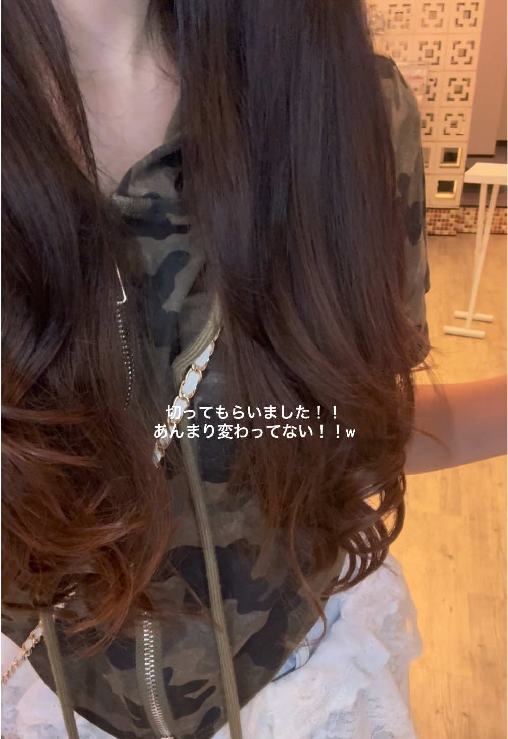 美容院行ってきた‼️ そんなに切ってなくてあんま変わってないけど許してねん😽 @凜 @ﾕｲ @おしん🌞 @🥚ྀི @酸素 @kcal @🩷美結💛  #美容院 #行ってきた #レイヤーカット #あんま変わってないかも 
