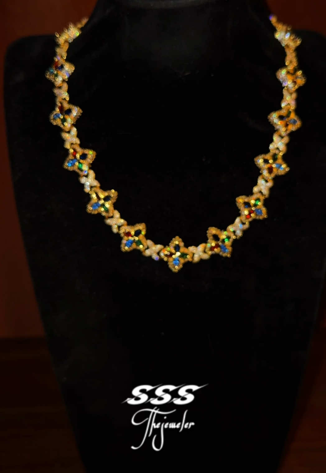 Four leaf clover sapphire gemstone necklace  #necklace  #gemstonenecklace #clovernecklace #charmnecklace 