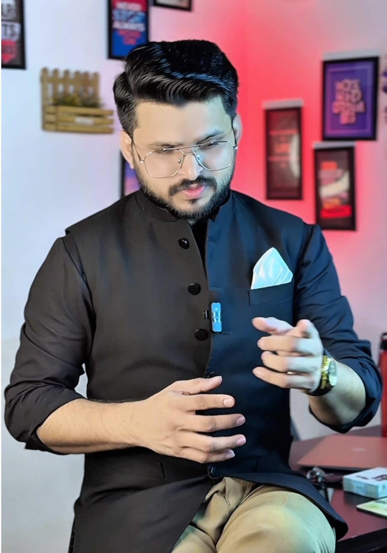 Phir dhoky baaz matt kehna mujhy…..🤫🥀