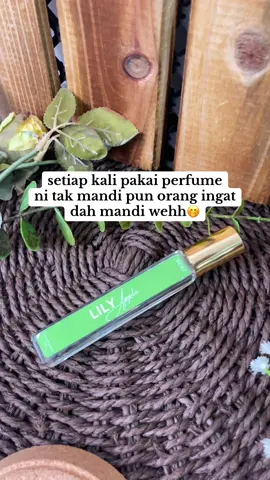 harga dah murah wangi pun sedap wehh 😣 #fyp #fyppppppppppppppppppppppp #recommend #minyakwangiviraltahan24jam #skushlilyapple 