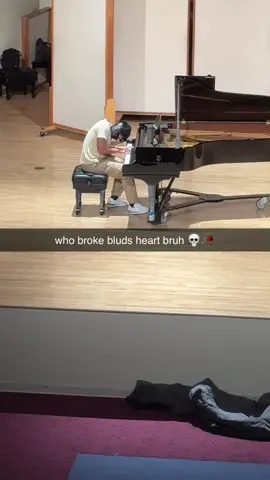 Bro is not Bruno Mars #brunomars #piano #wheniwasyourman 