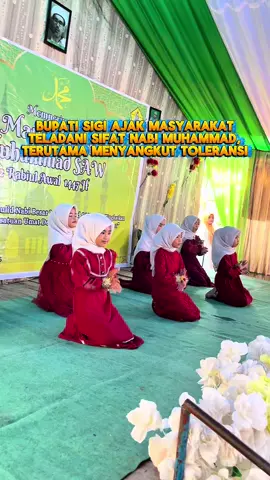 Pada peringatan Maulid Nabi Muhammad SAW di Desa Omu Kecamatan Gumbasa tadi siang, saya menyampaikan pentingnya meneladani sifat nabi, antara lain menjaga silaturahmi dan memelihara toleransi. #bupatisigi #rizalintjenae #SoalSigi #infosigi #SultengNambaso  