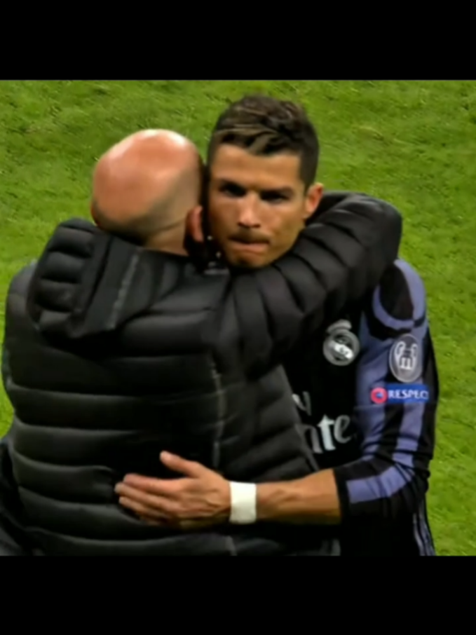 por onde ela passa... • • •#cristianoronaldo #cr7 #vaiprafy #jogador 