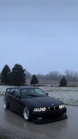 ❄️☔️#carsofttiktok #fyp #bmw #1millionaudition #e36 