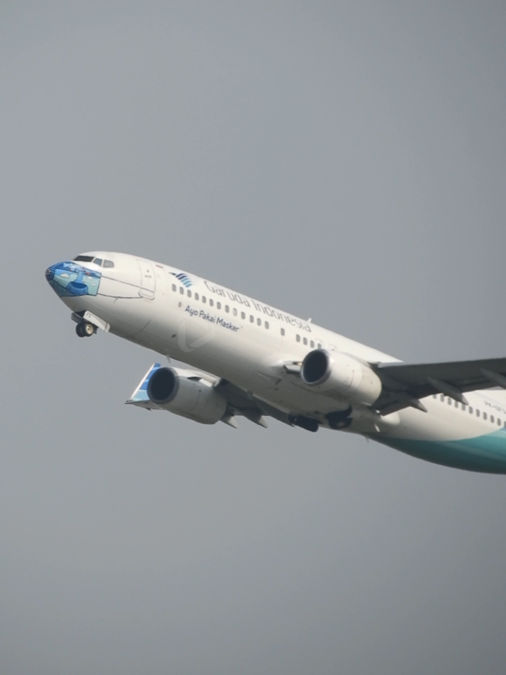 PK-GFQ Garuda Indonesia  #boeing737 #garudaindonesia #soekarnohattaintrernationalairport #ayopakaimasker #boeing 