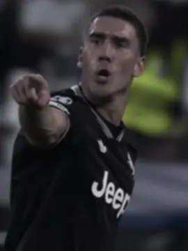 DV9 👑🤍🖤 #vlahovic #juventus #fyp 