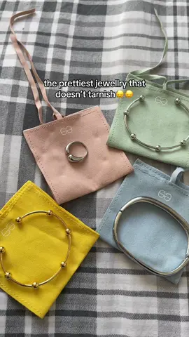 Open my first PR jewellry with me✨🥹 @Eerly Jewelry @Brand Manager | Ella #eerly #eerlyjewellry #pr 