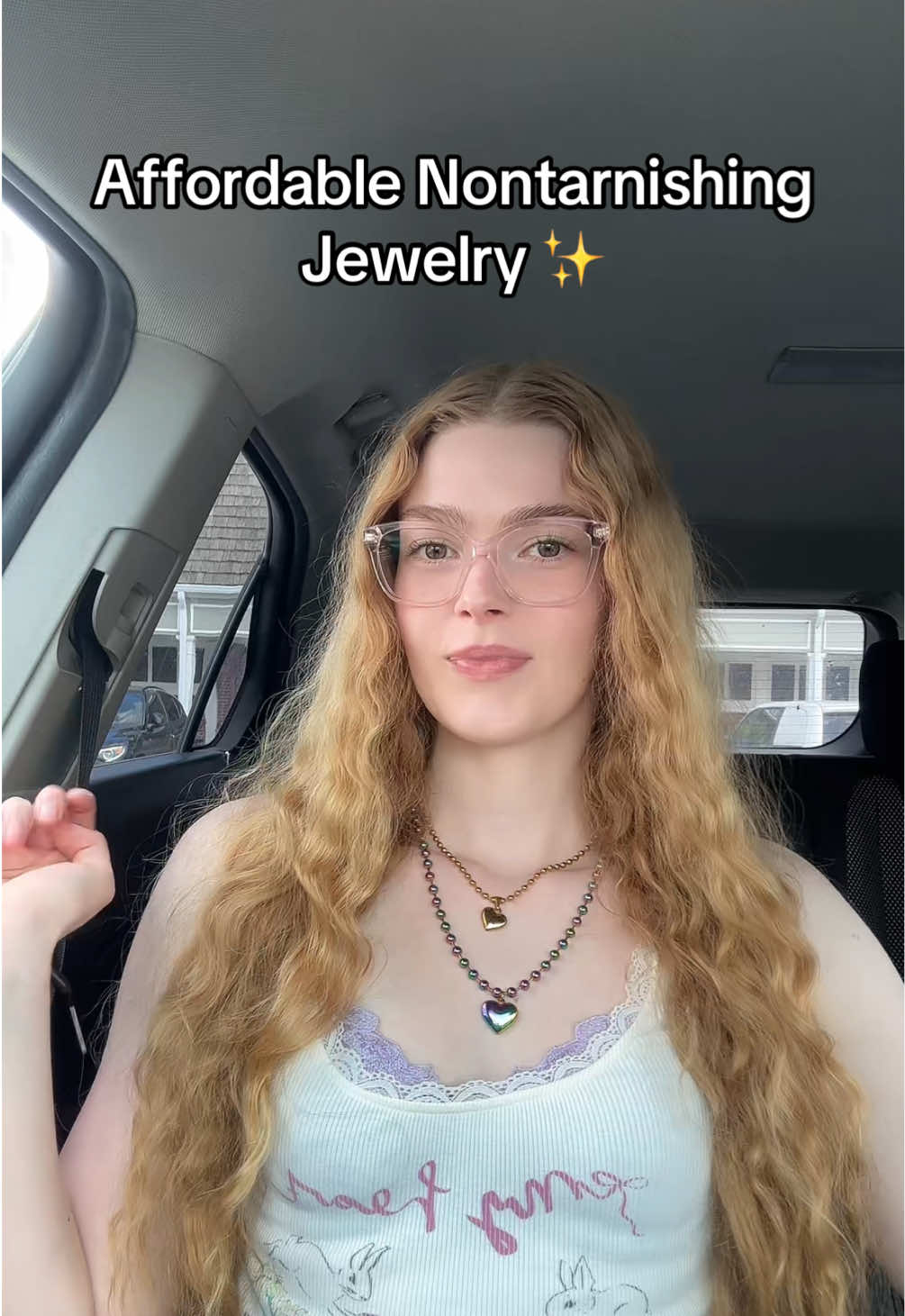 Jewelry that won’t turn your skin green ✨ #waterproofjewelry #initialnecklace #cutejewelry #nontarnishjewelry #tarnishfreejewelry 