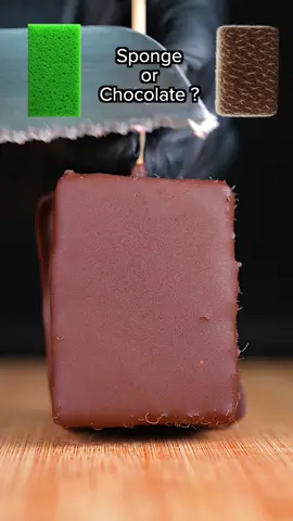 What’s inside? Sponge or chocolate? 🧽 🍫 