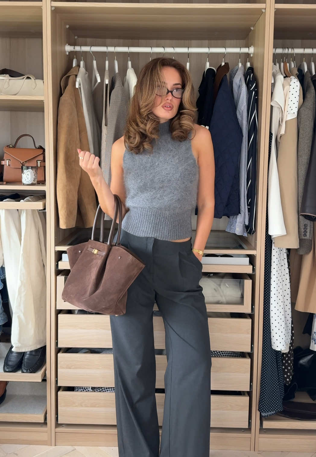 it doesn't have to be !! <3 #officeoutfits #officestyle 