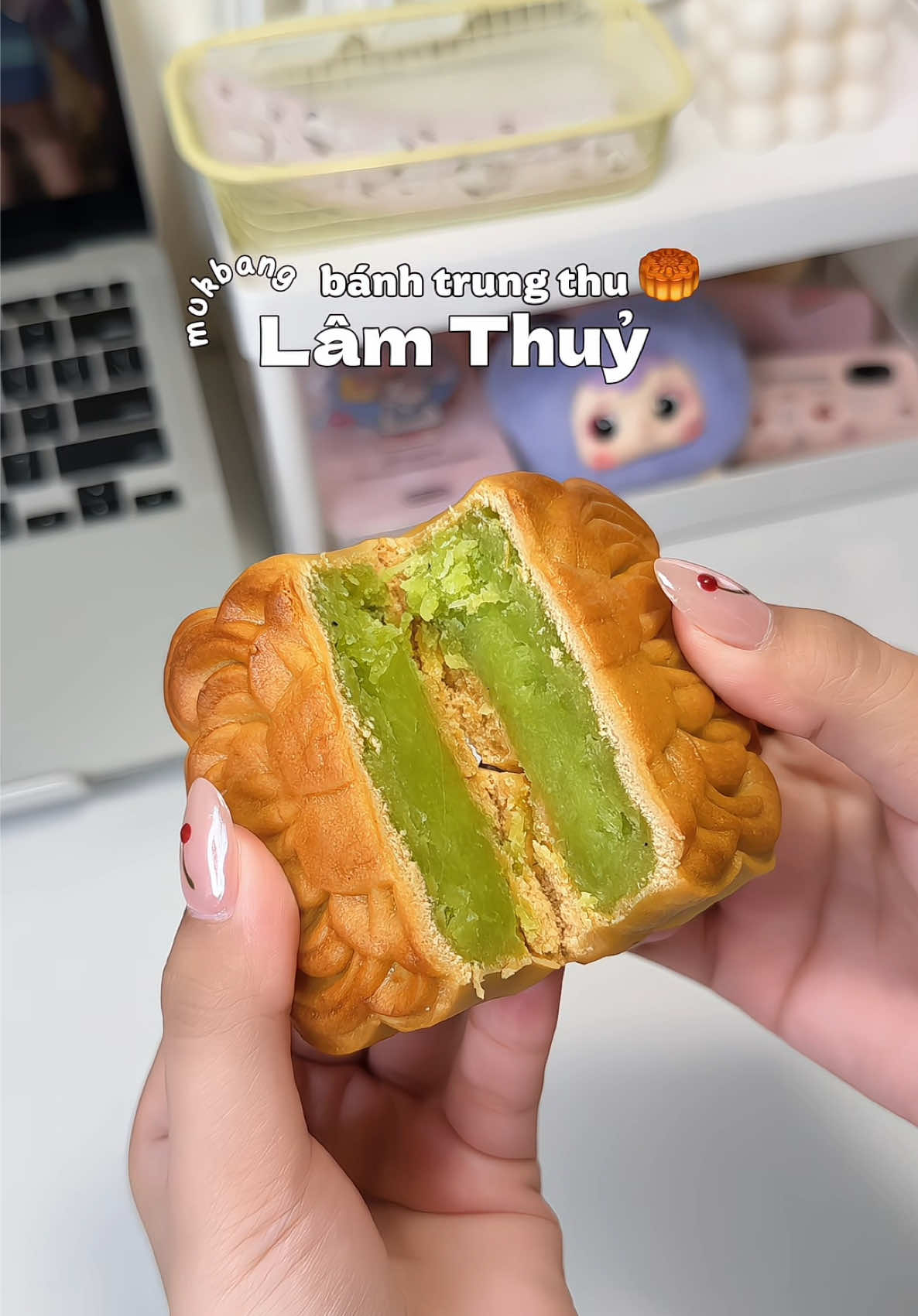 Bánh trung thu nhà Lâm Thuỷ siu ngon, mí bà đã thử chưa? #banhtrungthu #banhtrungthulamthuy #banhcom #mooncake #xuhuong 