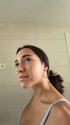 Publicidad. Nosotros utilizamos Elvive Growth Booster para combatir la caída del cabello. Y del 16 al 30 de septiembre hay promo de 3x2 en todos los productos de @L’Oréal Paris #NuestrasCienciaLoVale #Makeup #Skincare #Haircare #LorealParisEspaña