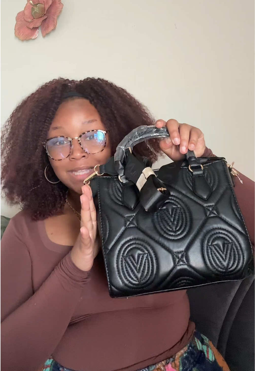 With @Silhouette Paris Shop I  Just added a new purse to my collection👜🖤 ✨  #purse #fashiontok  #valentinoorlandi #handbagscollection #fyp 