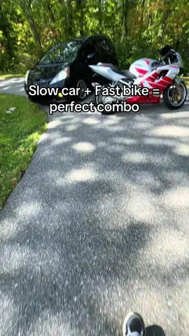 Especially when they’re both Hondas … Honda fih + Cbr600 #hondafit #honda #motorcyclesoftiktok #carsoftiktok #cbr600