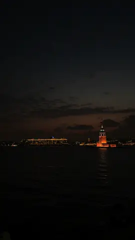Fırtınadayım Bi' fırtınadayım انا في عاصفة