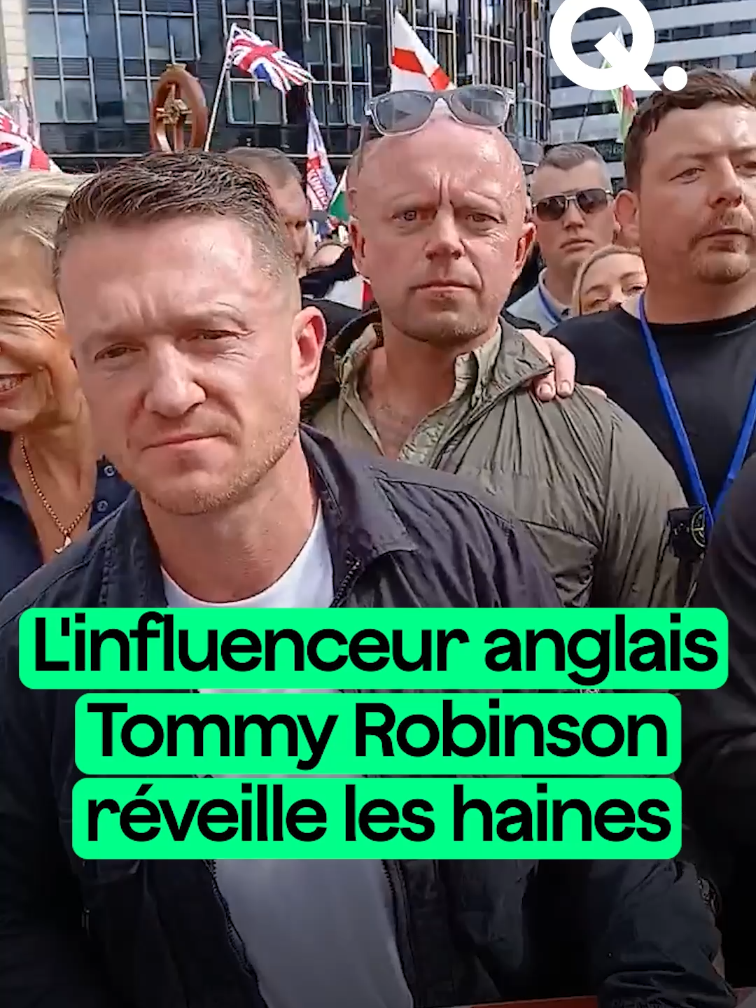 L’homme qui a rassemblé 150 000 personnes pour hurler en chœur « renvoyez-les chez eux ! » dans les rues de Londres samedi dernier a déjà un loooong CV. On vous présente Tommy Robinson, l’activiste d’extrême droite le plus en vogue du Royaume-Uni.