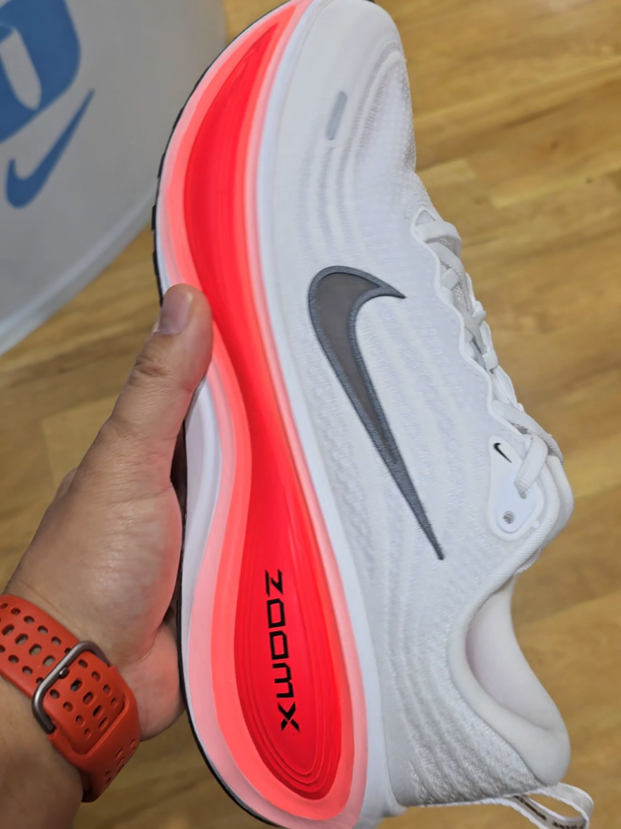 ⚡ Nike Vomero Plus Men’s – Lightweight Comfort & Speed 👟🔥 #NikeVomero #RunningShoes #LightweightKicks #SneakerTok #TikToksneakerShop