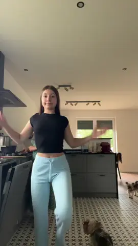 #fakebodyy⚠️ #fyp #viral #girl #uk 