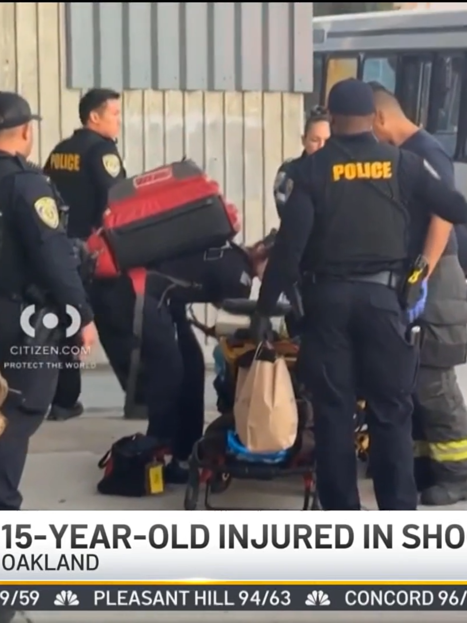 Teen shot on #BART train in #Oakland; suspect at-large. #bayarea