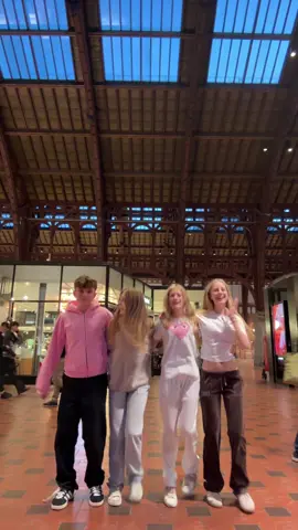 Ja…  #hovedbanegården #copenhagen❤️‍🔥 #likefypp #viral @𝐍𝐚𝐧𝐧𝐚🪭  