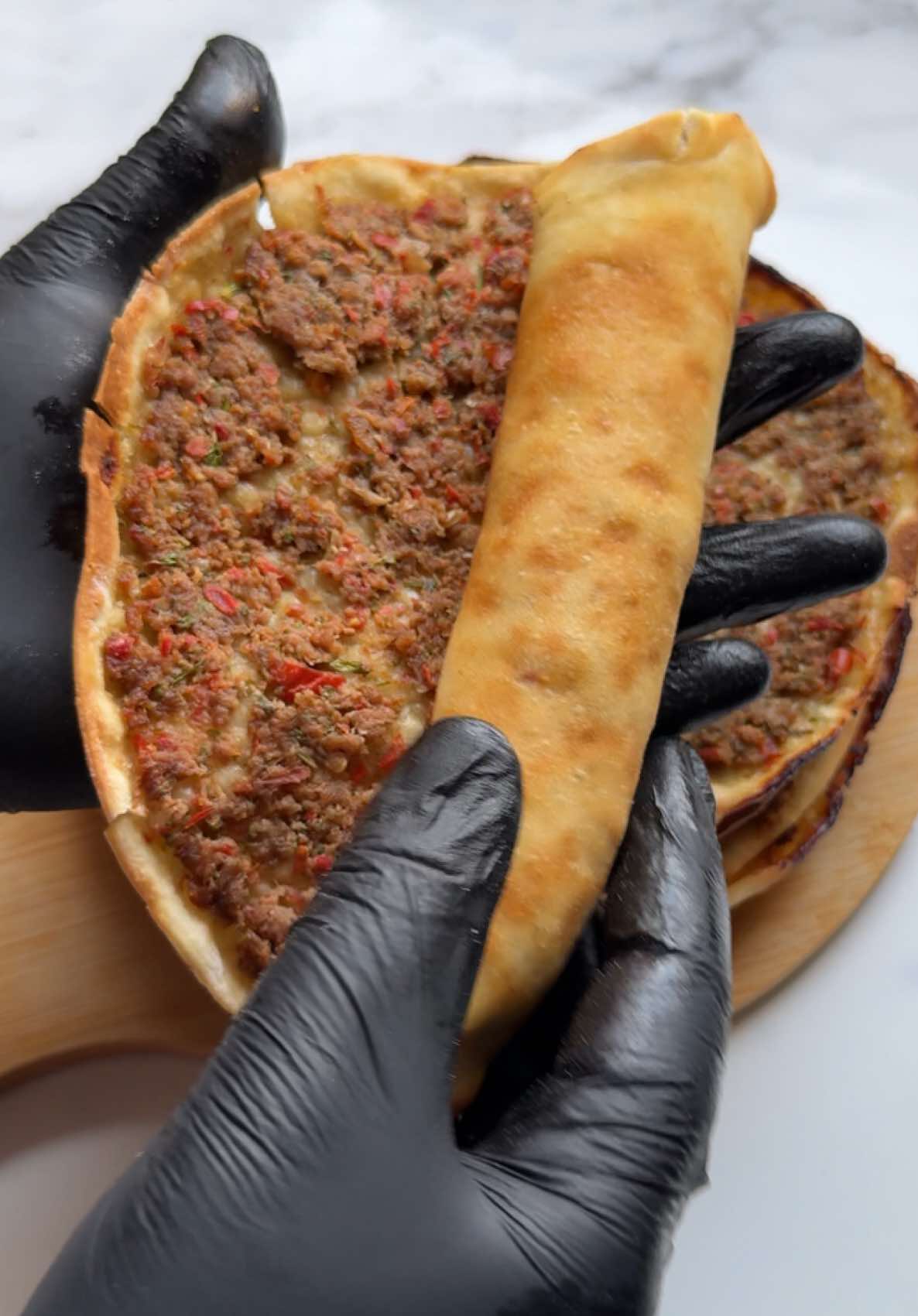 #الوصفه اللي هتخلي البيت كله يقول ايه الريحه الخطيره دي #اللحم_بالعجين#تابعوني_يوتيوب_بلبايو_مثبت😊♥️ #الوصفه_كامله_بالتفصيل_في_قناتي_على_اليتيوب #الاء_حسين_lolyhussie 