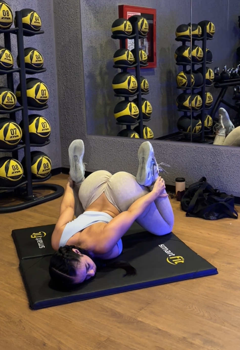 Are you ready for training with  mom Latina 🏋🏻‍♀️  #jenifercaselles #GymTok #workout #flexibility #over40 