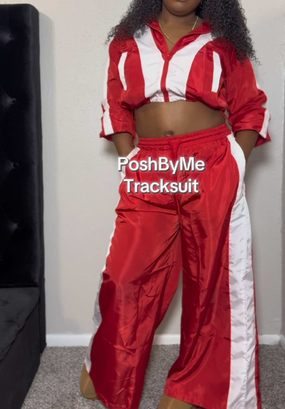 This set is sooo slept on!!! Omg bb #poshbyme #tracksuit #twopieceset #windbreaker  #fallfashion 