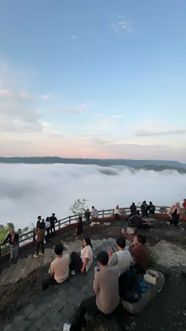 Negri di atas awannya Jogja😍⛅️ Agendakan berwisata bersama kami ↔️Paket Wisata Jogja ↔️Sewa Mobil dan Driver Jogja ↔️Private Trip ↔️Antar Jemput Bandara  ↔️Dll ☎085624775973 #fyp #jogja #jelajahwisatajogja #paketwisatajogja #kebunbuahmangunan 