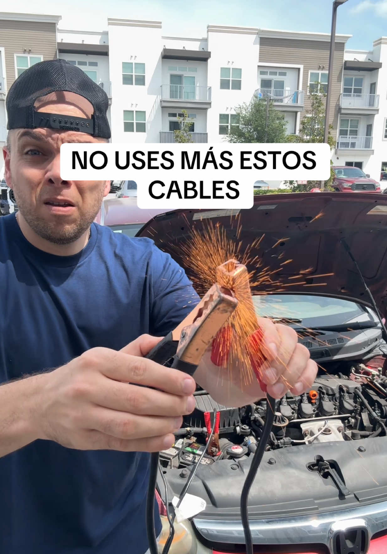 Este arrancador de batería, inflador de llanta, power bank te puede salvar la vida! #carjumpstarter #jumpstart #tireinflator #powerbank #tiktokshoprestock 