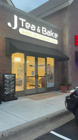 #jtea&bake#bubbletea#whitebearlake #cutebubbleteashop #banhbao OMG ! Such a cute little place!! 