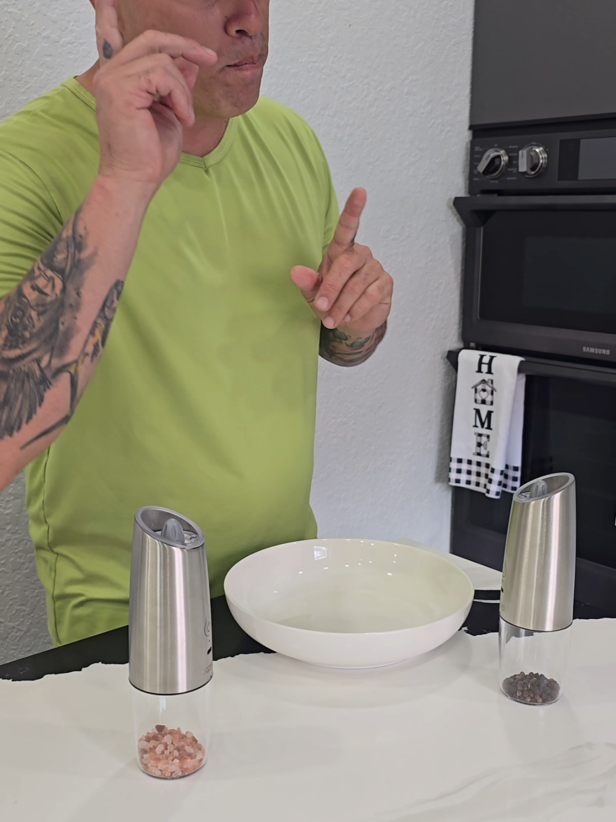Los mejores saleros electrico que puedes tener en tu cocina ajustables y muy avanzados #sal #pimienta #cocina #cocinar #saleros 
