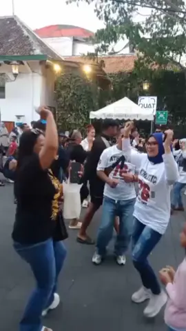 jogedan di depan #terasmalioboro1 #jogja video by : PAK RTne nyong. 🤣🤣