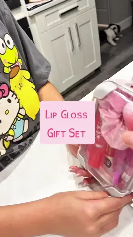 When your kid finds the gift you thought you hid well 🤦‍♀️ These little lip gloss mini suitcase kits are too cute to resist — lip gloss, scrunchie & balm all packed in one! ✨ Perfect stocking stuffer or tween gift 🎄💄 #lipgloss #lipglossbundles #stockingstuffer #tiktokshopblackfriday #tiktokshopcybermonday 